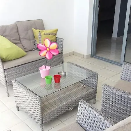 Glinou 201 Apartment