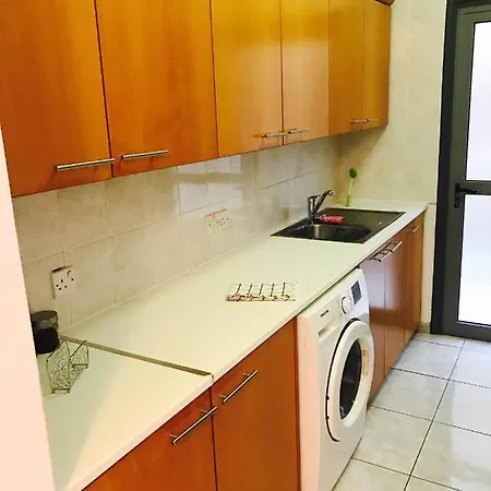 Glinou 201 Apartment